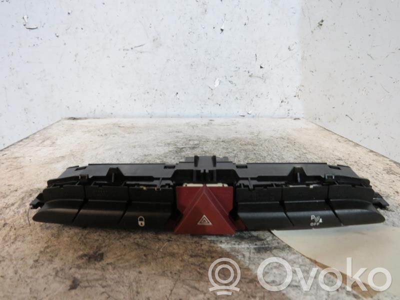 Peugeot 308 Botón interruptor de luz de peligro 