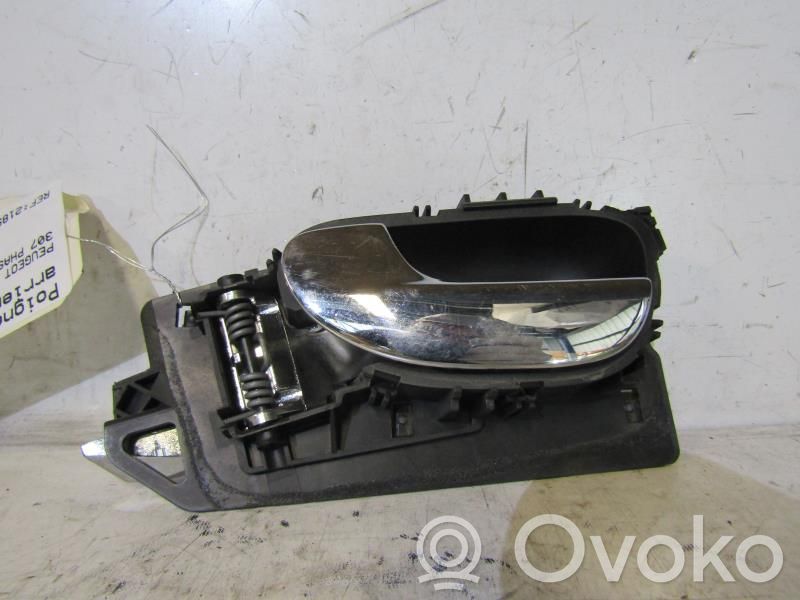 Manecilla interna puerta trasera   9143F4