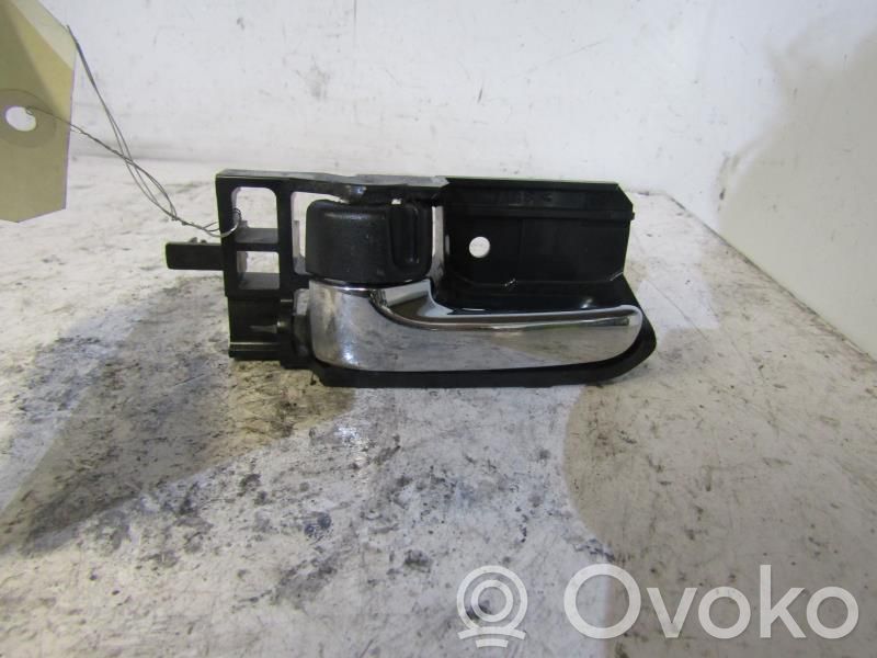 Toyota Corolla E120 E130 Manecilla interna puerta trasera 