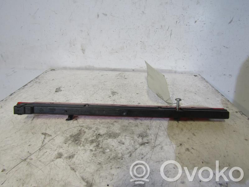Kolmas/lisäjarruvalo   8D9945097B