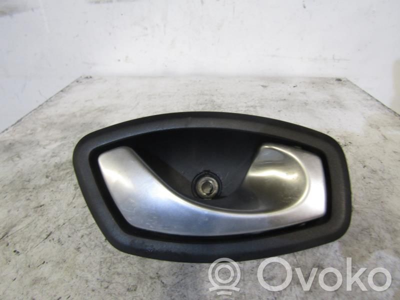 Manecilla interna puerta trasera   806700005R