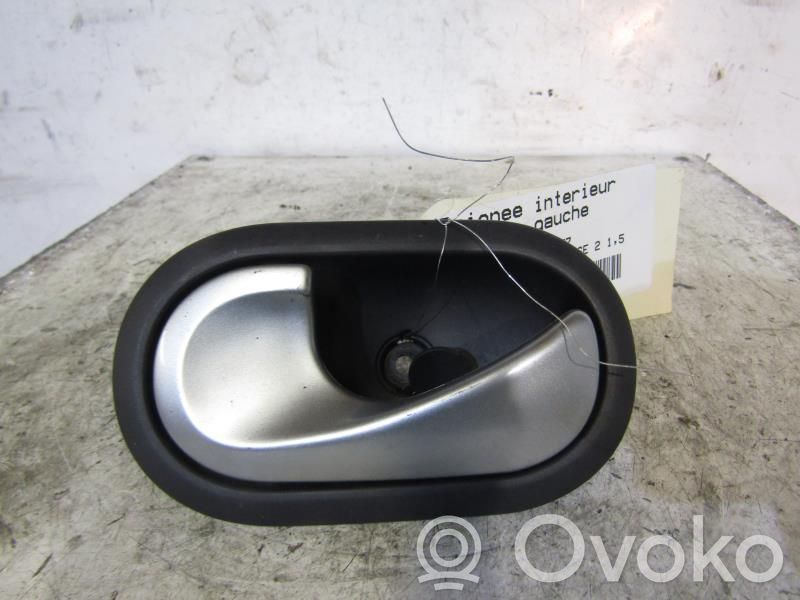 Renault Clio III Manecilla interna puerta trasera 