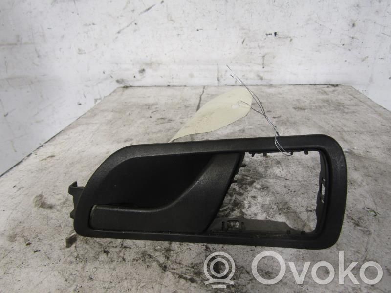 Klamka wewnętrzna drzwi tylnych   6Y683922147H