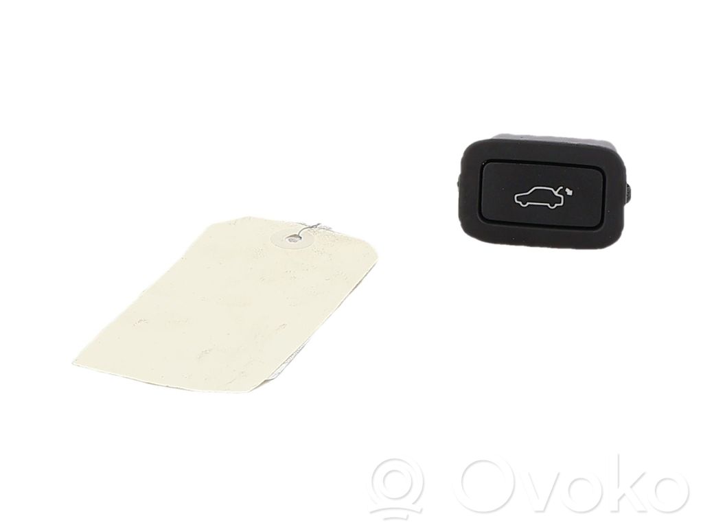 Interruptor para abrir la puerta trasera   LR029038