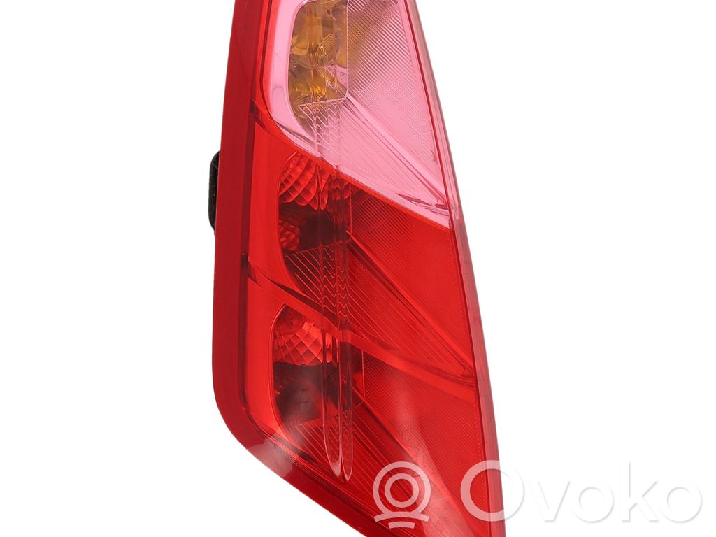 Fiat Grande Punto Lampă spate în caroserie 