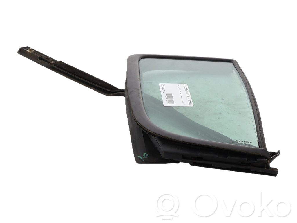 Ventanilla de ventilación de la puerta trasera   8200209954