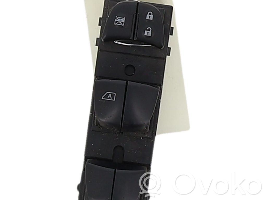 Nissan Juke I F15 Przyciski szyb