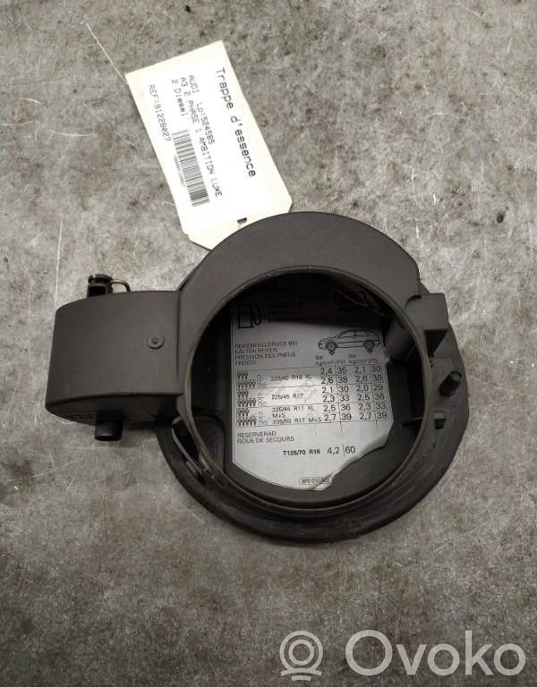 Audi A3 S3 8P Bouchon, volet de trappe de réservoir à carburant 