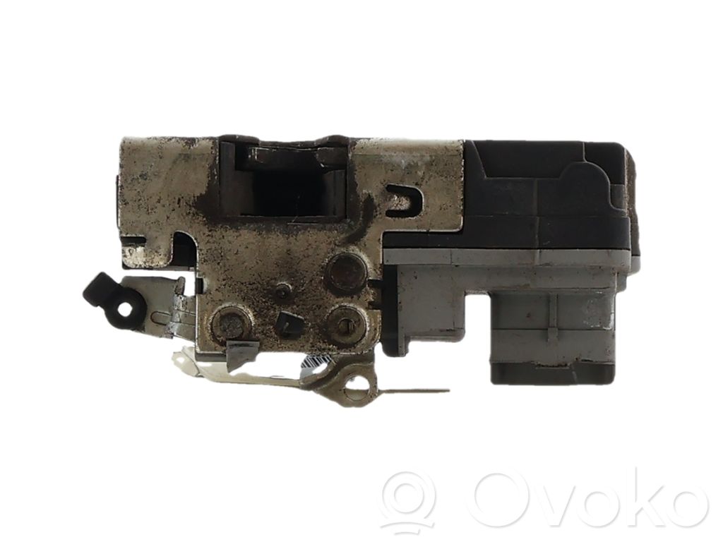 Peugeot 206+ Front door lock 