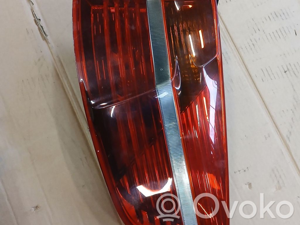 BMW 5 E60 E61 Aizmugurējais lukturis virsbūvē 