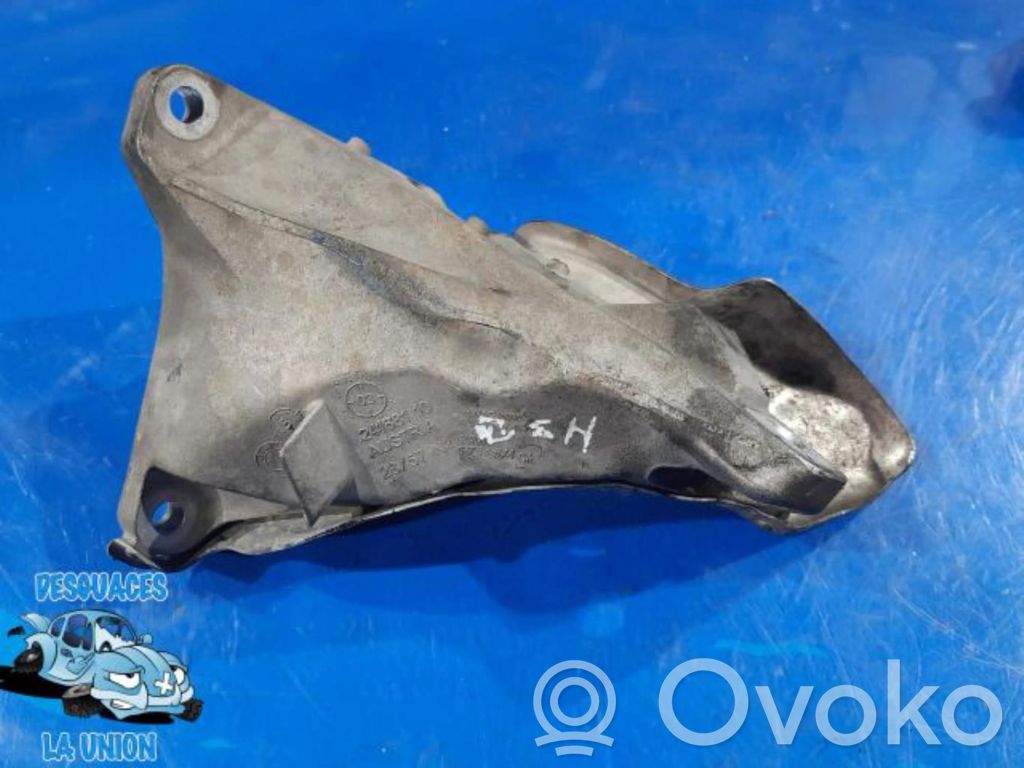 BMW 1 E81 E87 Engine mounting bracket 