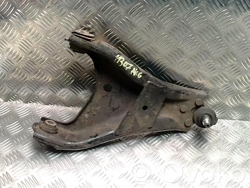 Dacia Duster Triangle bras de suspension inférieur avant