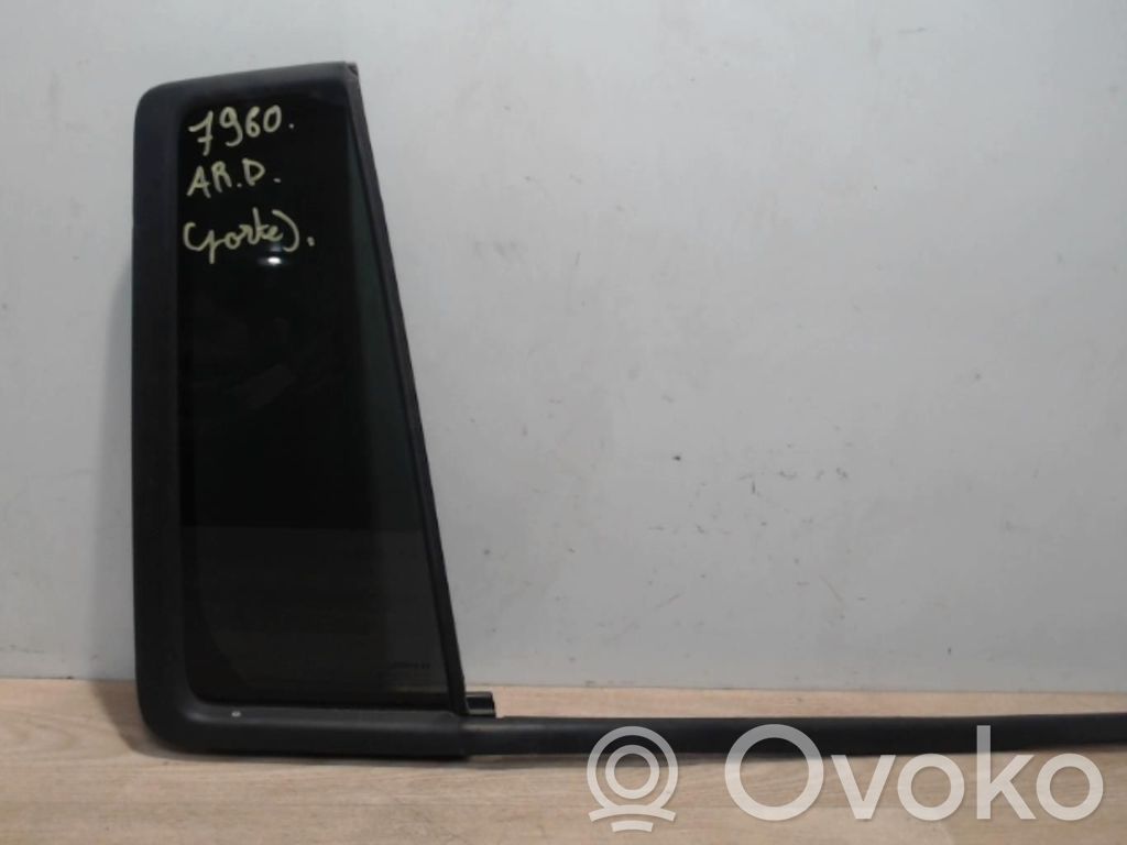 Renault Modus Ventanilla de ventilación de la puerta trasera 