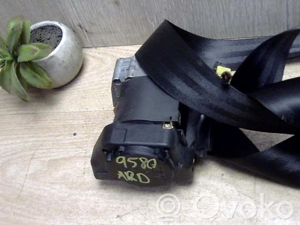 Audi A3 S3 8L Cinturón trasero 