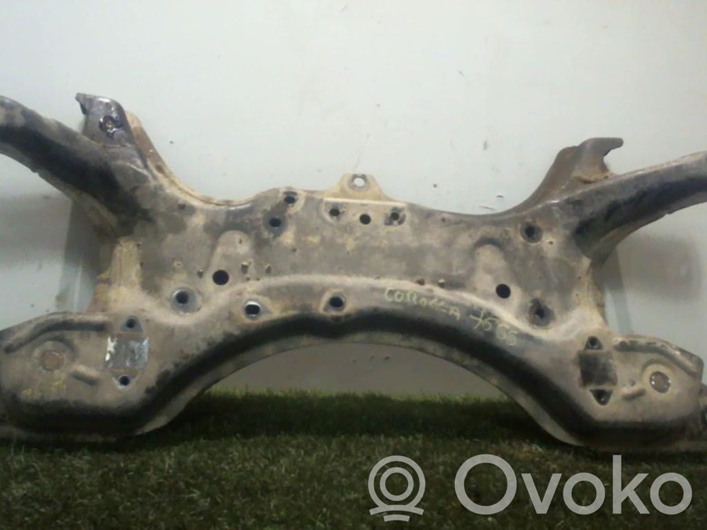 Toyota Corolla E120 E130 Priekinis traversas 
