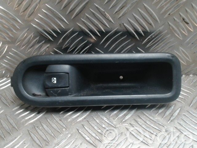 Interrupteur commade lève-vitre   8200214936,8200214936