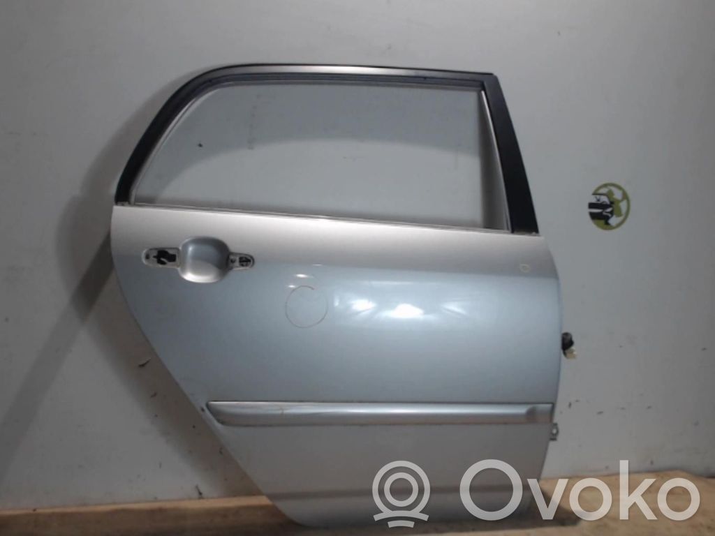 Toyota Corolla E120 E130 Puerta trasera 
