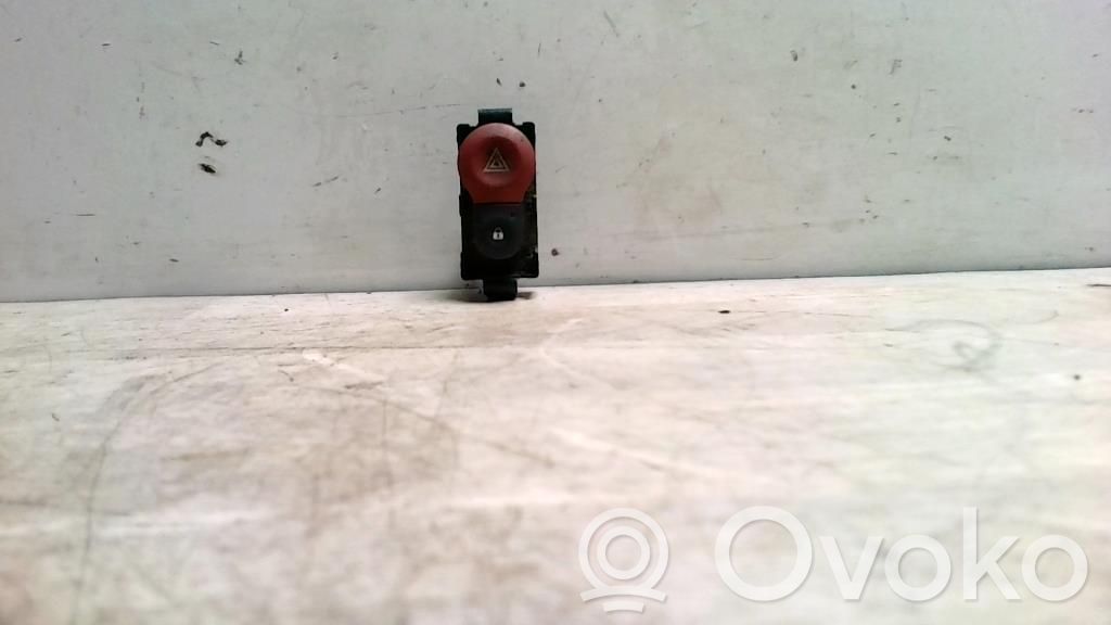 Schalter Warnblinkanlage   252105246R,252105246R