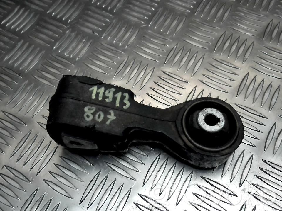 Engine mount bracket