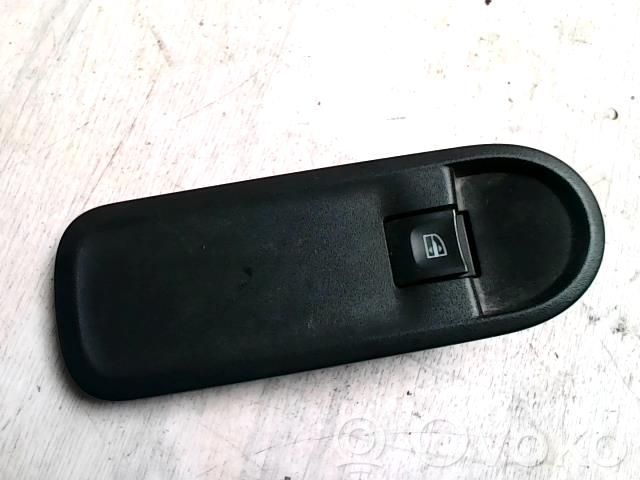 Comutator comandă geamuri electrice   8200602227,8200602227