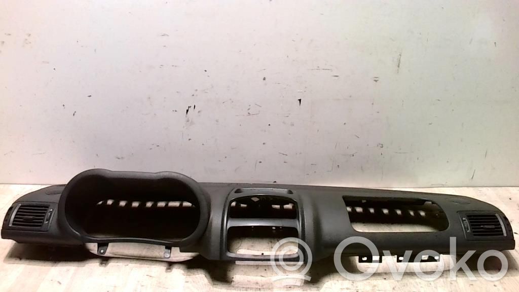 Renault Clio II Panel de instrumentos 