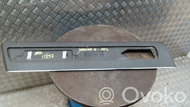 Poszycie drzwi tylnych   BEC15885NDR,BEC15885NDR