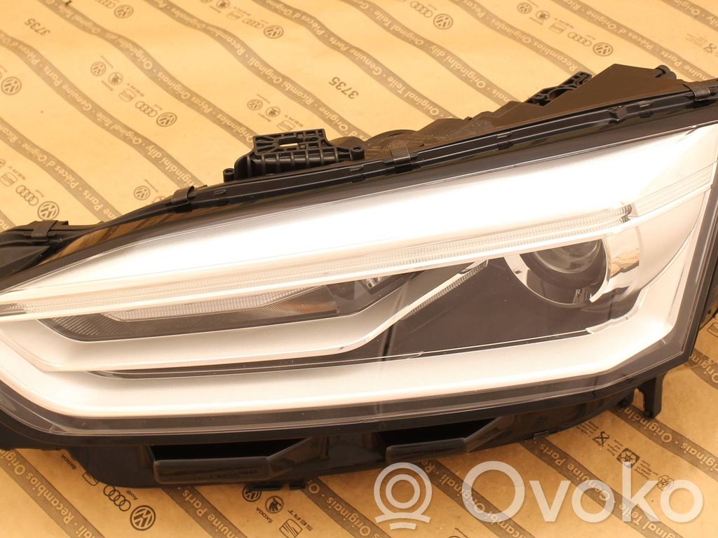 Headlight/headlamp   8W6941005C
