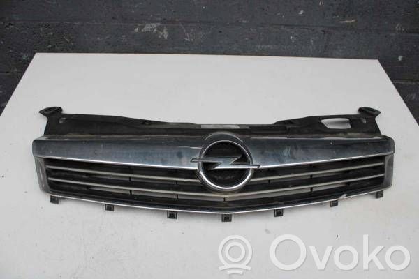 Opel Astra H Etusäleikkö 