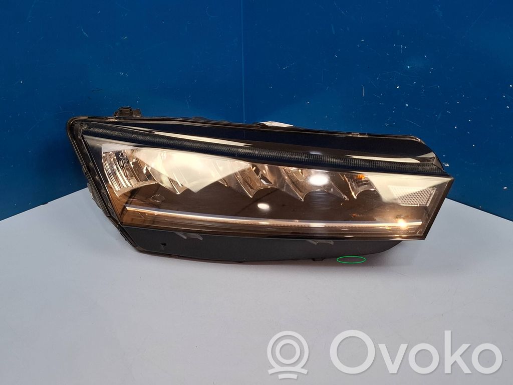 Scheinwerfer   5E4941016,030111823200