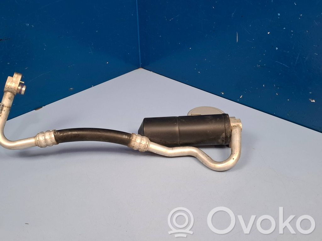 Ilmastointilaitteen putki (A/C)   4KE816732D