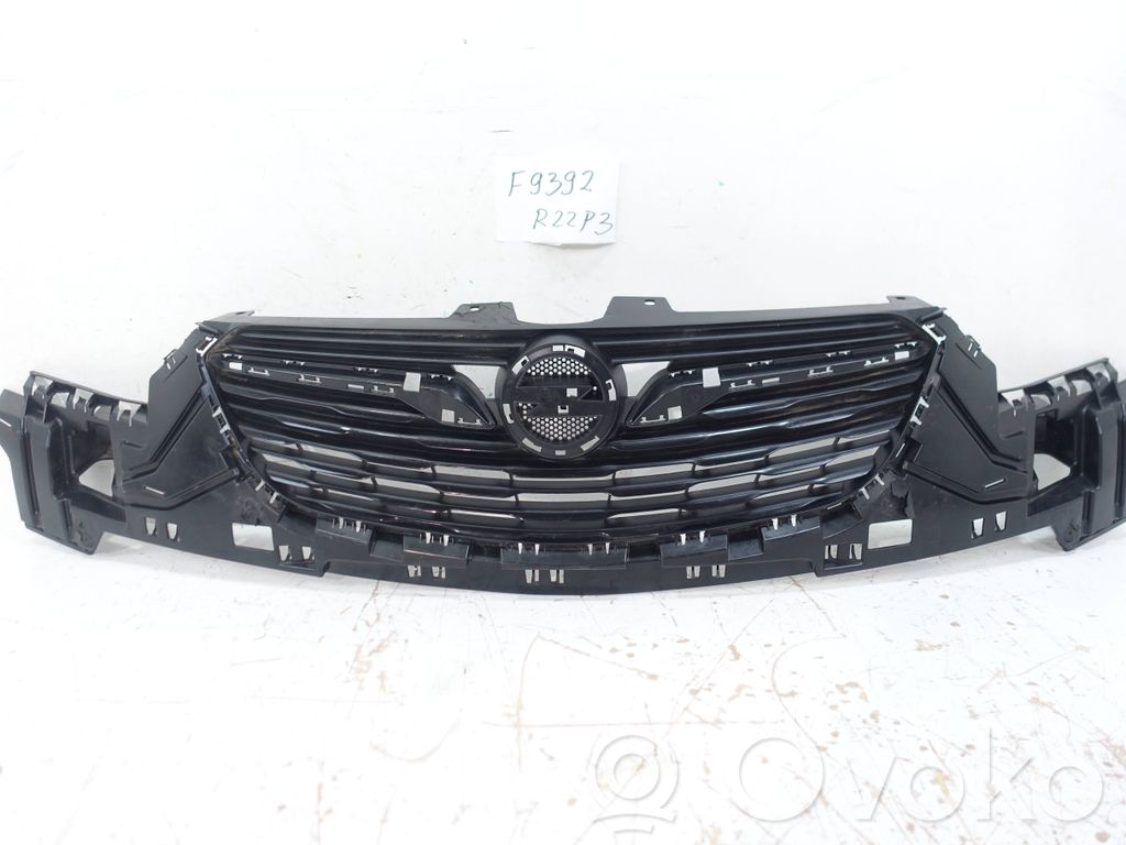 Opel Crossland X Front grill 