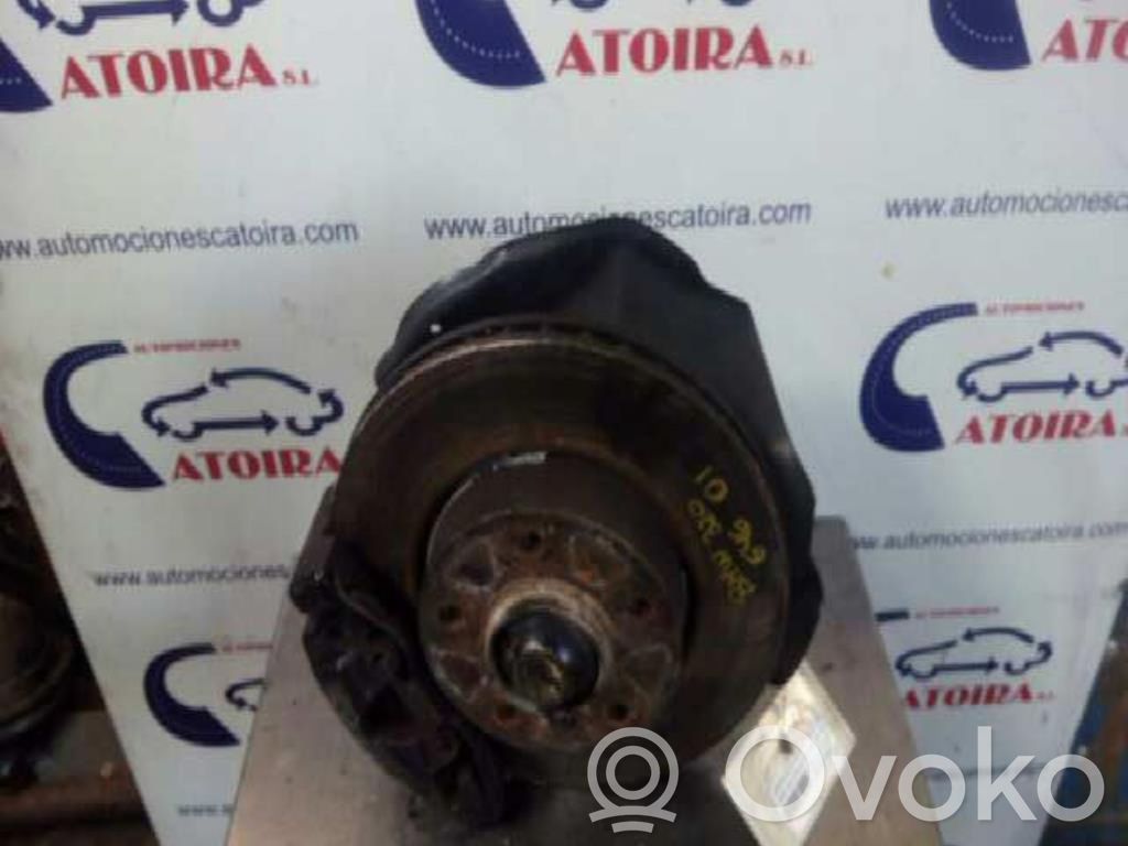 Front wheel hub spindle knuckle