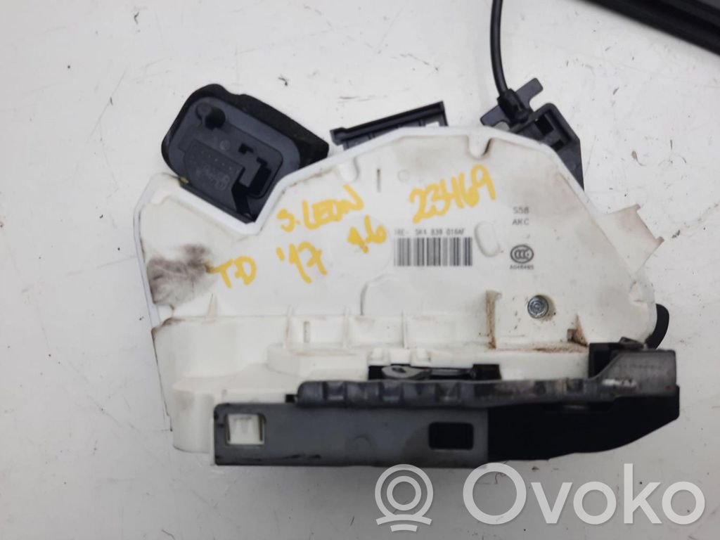Zamek drzwi tylnych   5K4839016AF