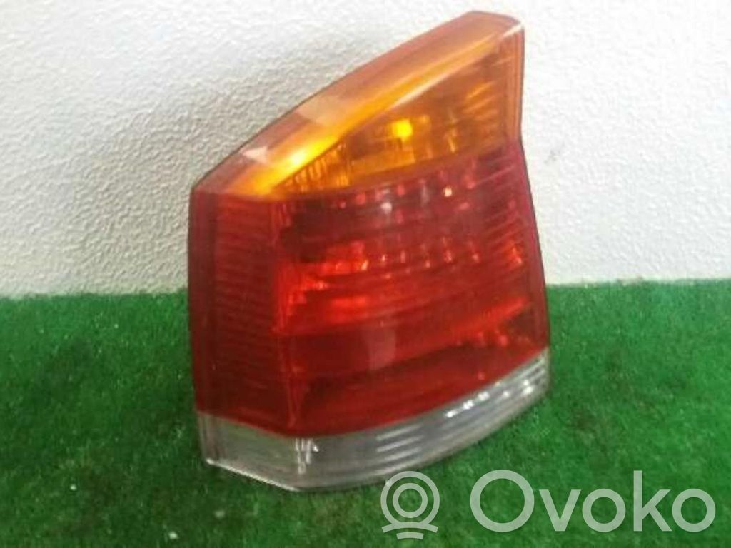 Opel Vectra C Lampă spate în caroserie 