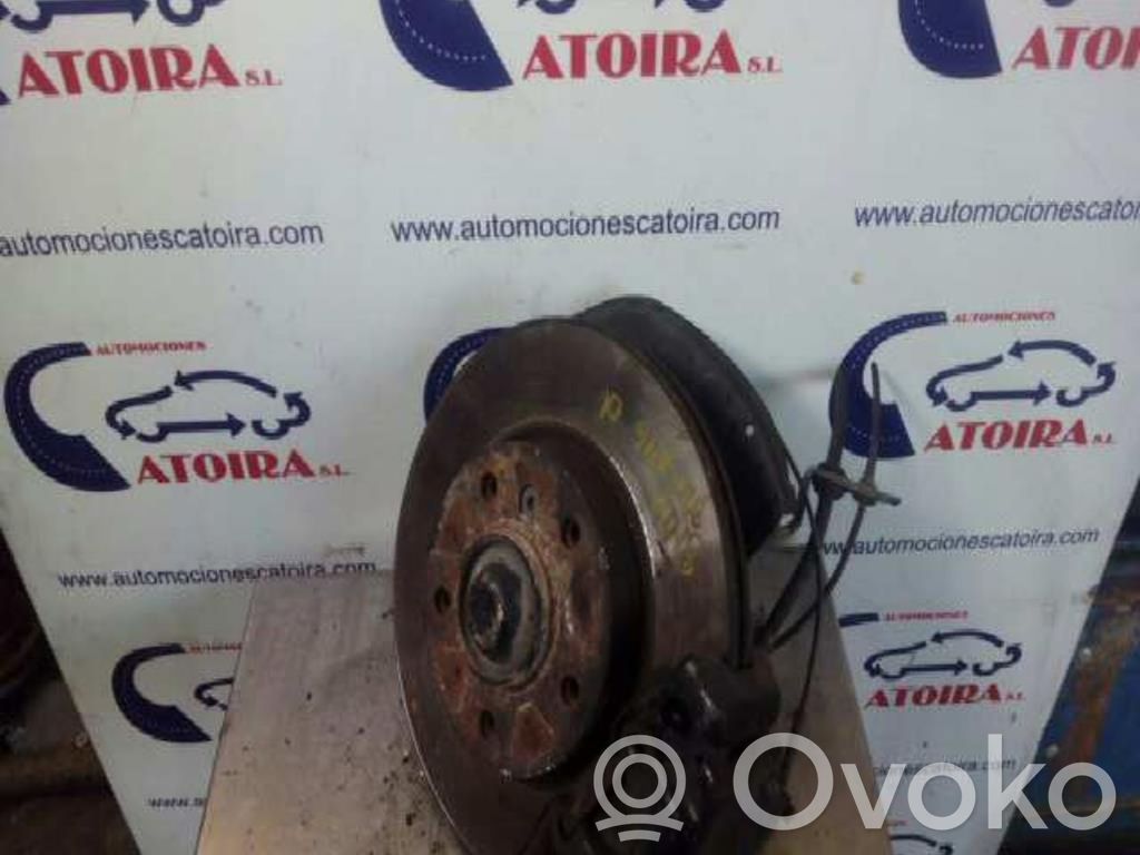 Front wheel hub spindle knuckle
