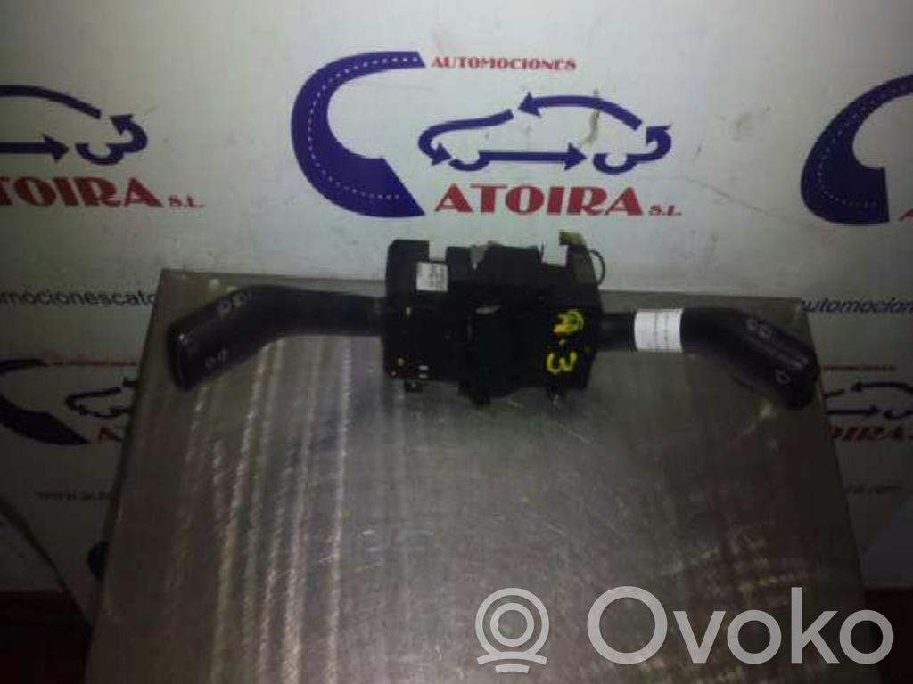 Interrupteur / bouton multifonctionnel   8L0953513