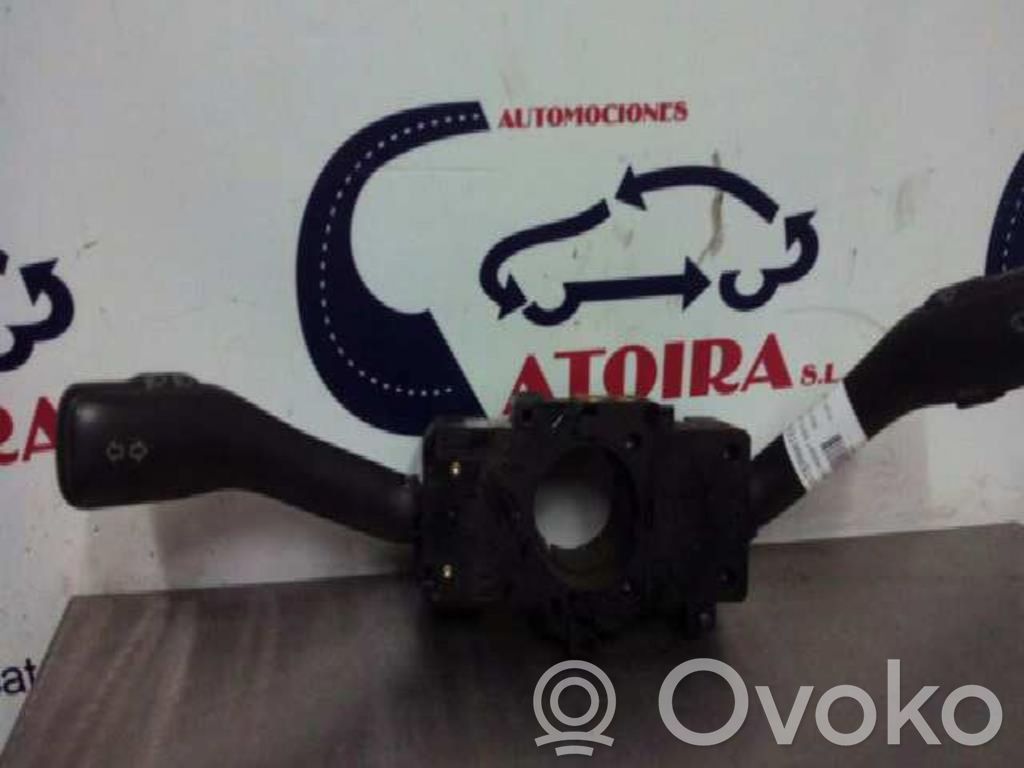 Interruptor de control multifunción   8L0953513