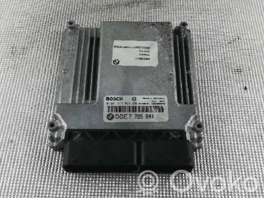 Motorsteuergerät ECU   1039S06340