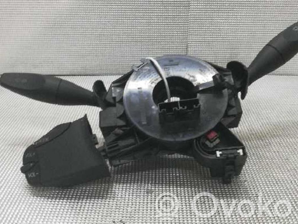 Multifunctional control switch/knob   98AG17A553CC