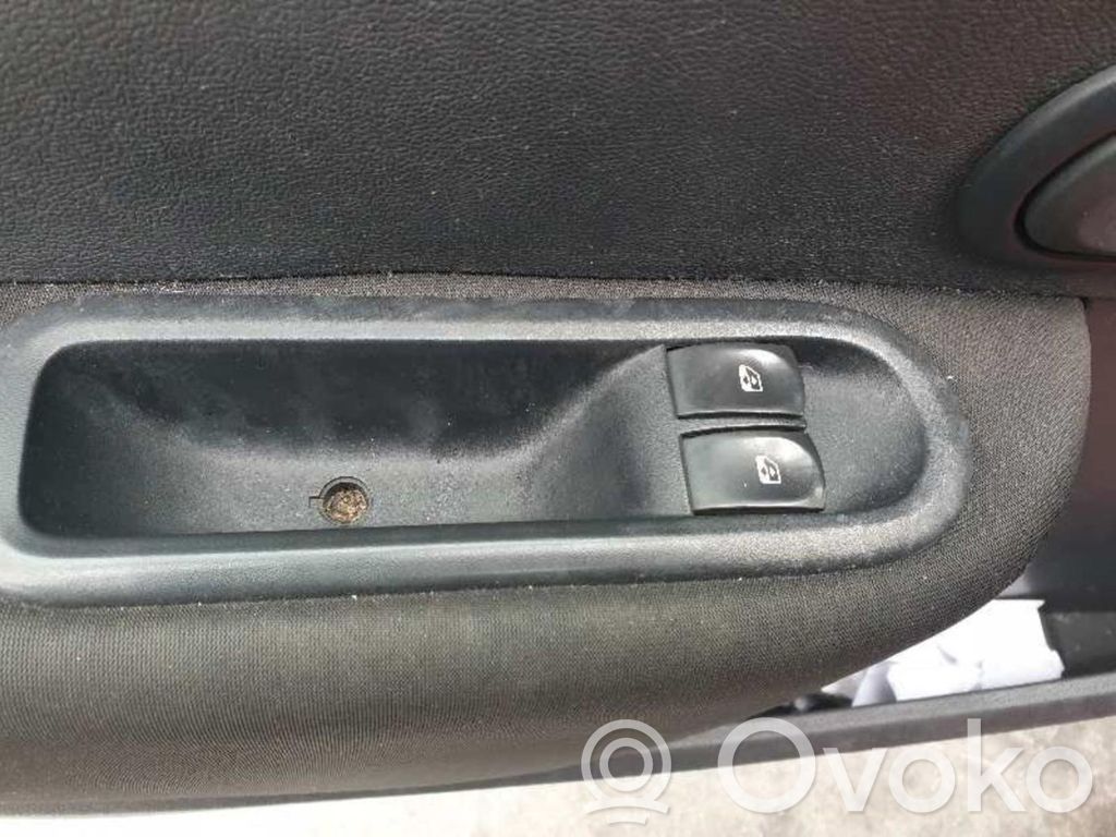 Comutator comandă geamuri electrice   8200356519