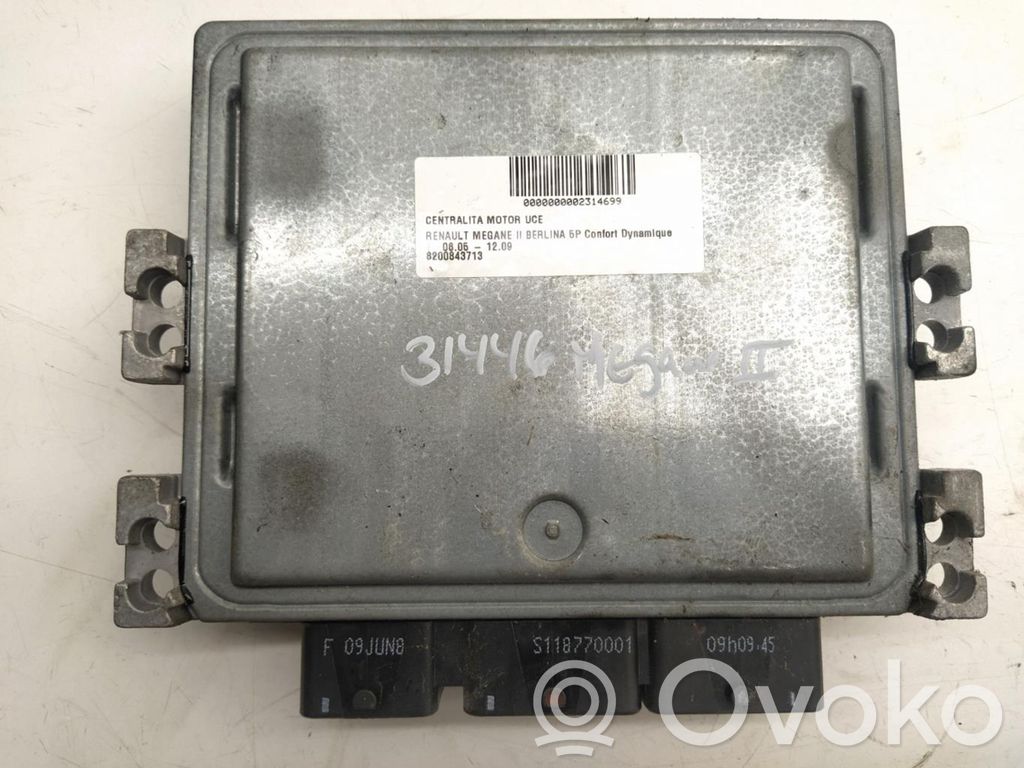 Unidad de control/módulo ECU del motor   8200843713