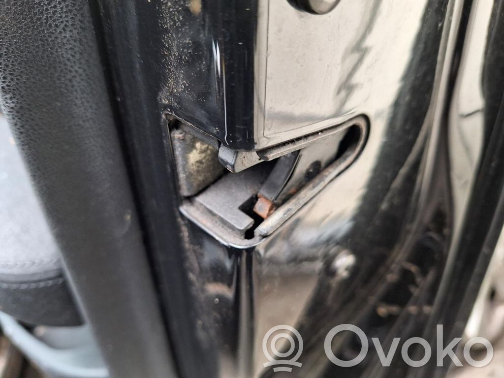 Cerradura de puerta delantera   51217202146