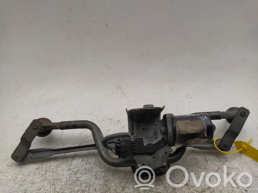 Front wiper linkage and motor   89901161