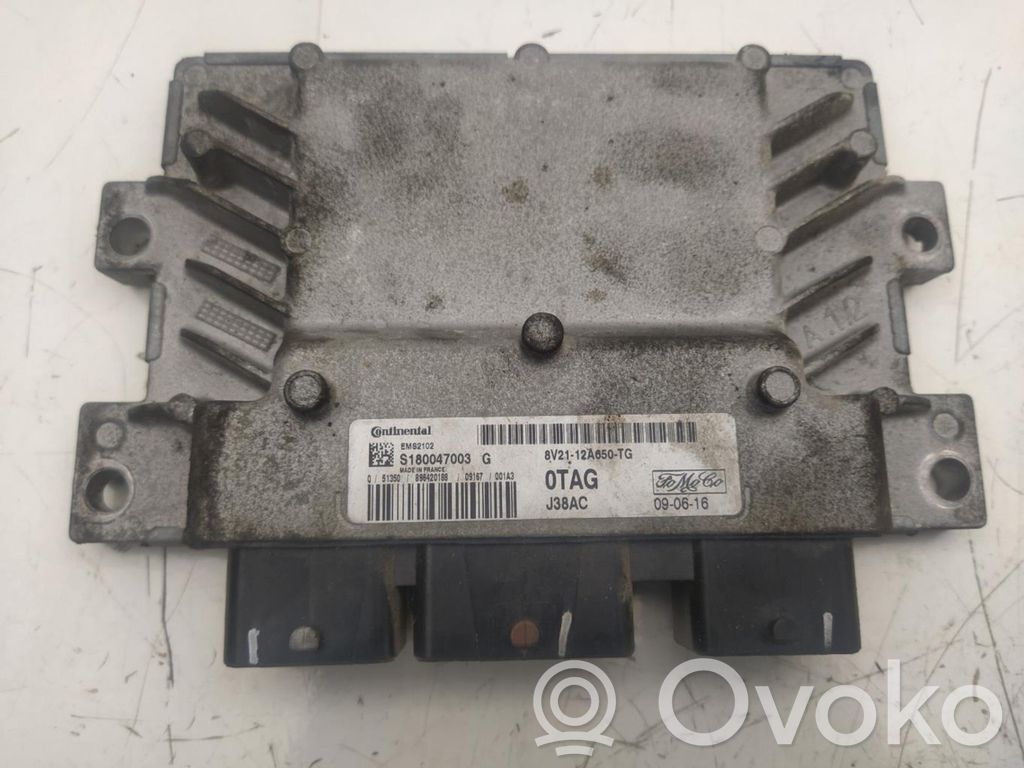 Unidad de control/módulo ECU del motor   8V2112A650TG