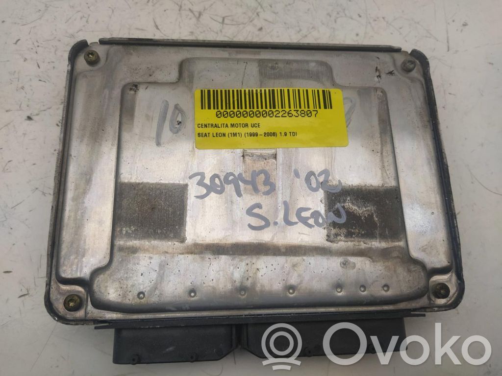 Unidad de control/módulo ECU del motor   0281010687