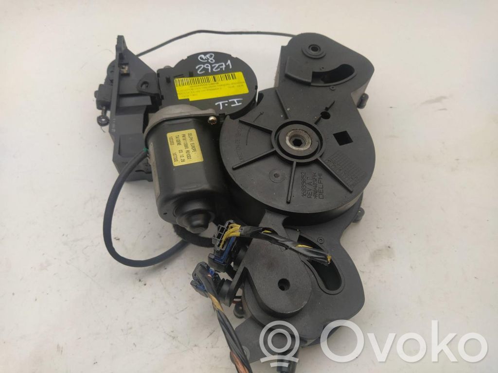 Motor de cierre de puerta trasera   PN18113890