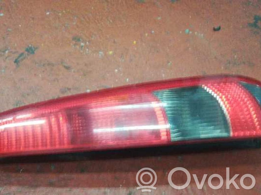 Lampa tylna   2S6113N004