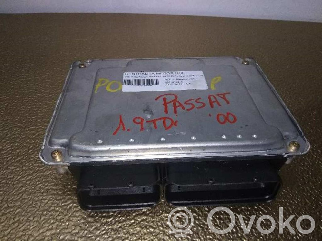 Volkswagen PASSAT Centralina/modulo motore ECU 