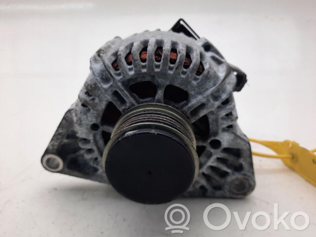 Alternator   373002A400
