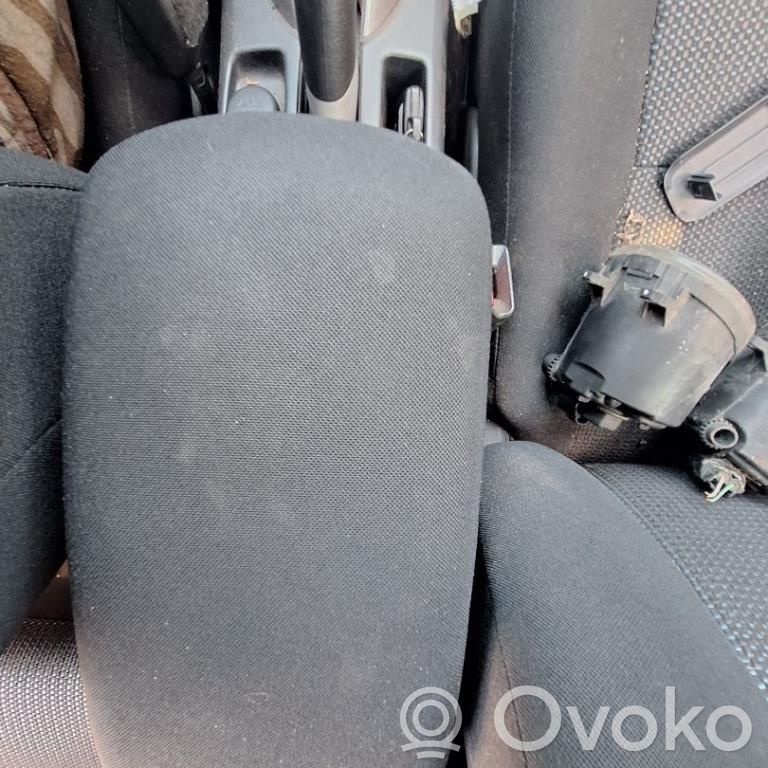Toyota Auris E180 Cotieră scaun spate 